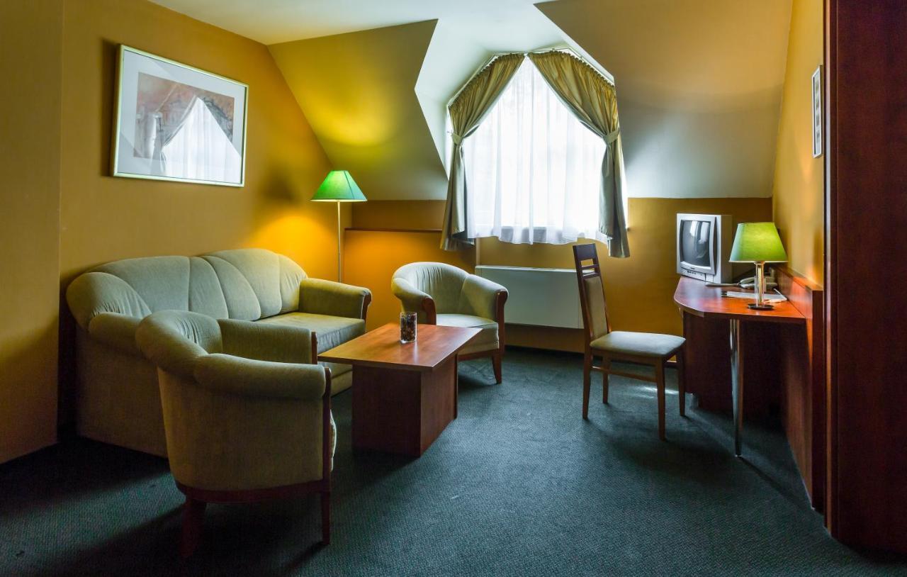 Hotel Gottwald Тата Экстерьер фото